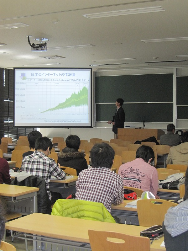 加藤教授の講演の様子